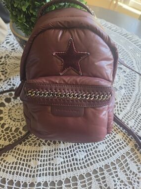 Stella McCartney• Wine Red Star Mini Backpack w/ Silver Chain Detailing ❤️🩶